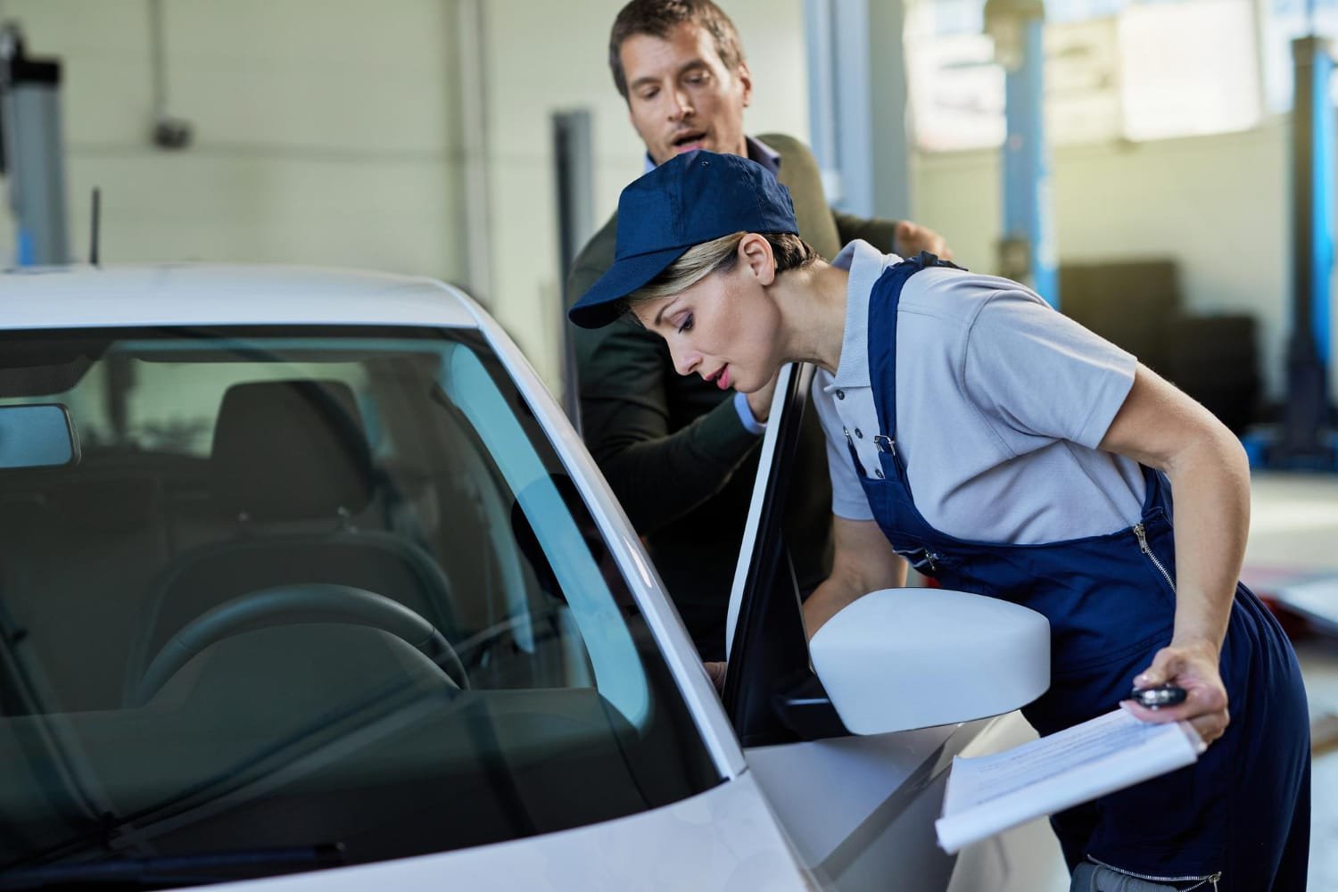 reliable windshield replacement- Auto Glass Services